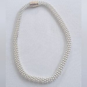 Silver Tone Chainlinks Texture Necklace. 🌴